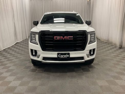 Used 2024 GMC Yukon XL SLT image 2