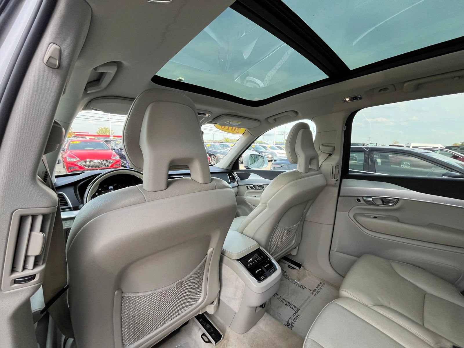 Used 2016 Volvo XC90 T6 Momentum AWD/4WD image 39