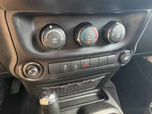 Used 2017 Jeep Wrangler Unlimited Sport w/ Quick Order Package 24S AWD/4WD image 21