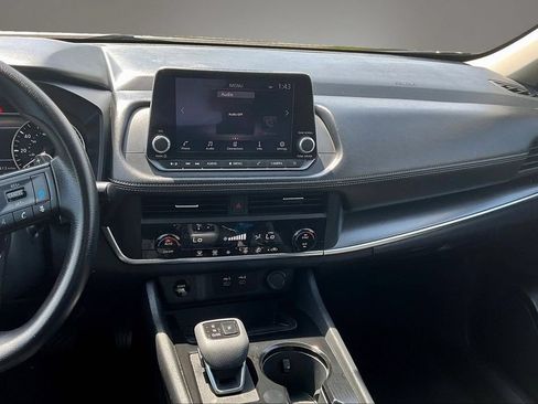 Certified 2024 Nissan Rogue SV AWD/4WD image 9