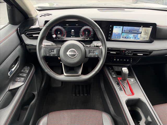 Used 2025 Nissan Kicks SR FWD image 12