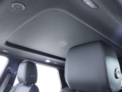 Used 2026 Land Rover Range Rover Evoque S image 25