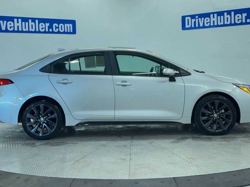 Used 2023 Toyota Corolla SE w/ SE Premium Package image 9