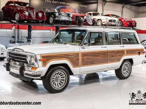 Used 1991 Jeep Grand Wagoneer 4dr Wagon 4WD image 4