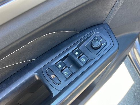 Used 2020 Volkswagen Atlas Cross Sport SEL R-Line AWD/4WD image 15