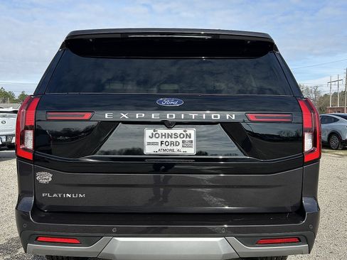 New 2025 Ford Expedition Platinum w/ Driver's Package image 4