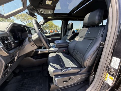 Used 2025 Ford F150 Platinum w/ Equipment Group 702A High image 31