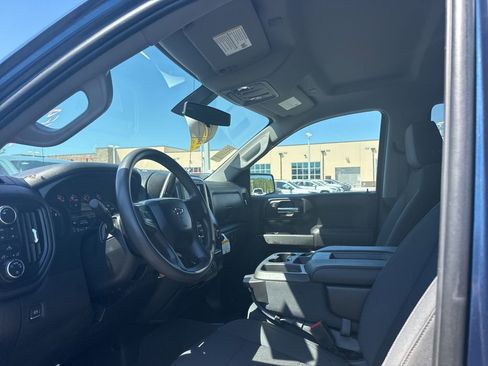 Used 2019 Chevrolet Silverado 1500 Custom Trail Boss w/ Custom Convenience Package image 6