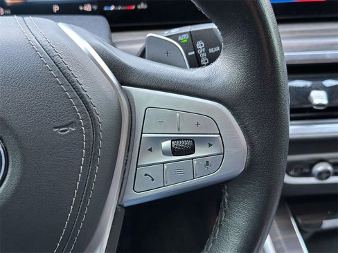 Used 2023 BMW X7 xDrive40i w/ Parking Assistance Package image 23