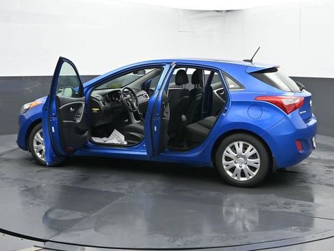 Used 2017 Hyundai Elantra GT image 50