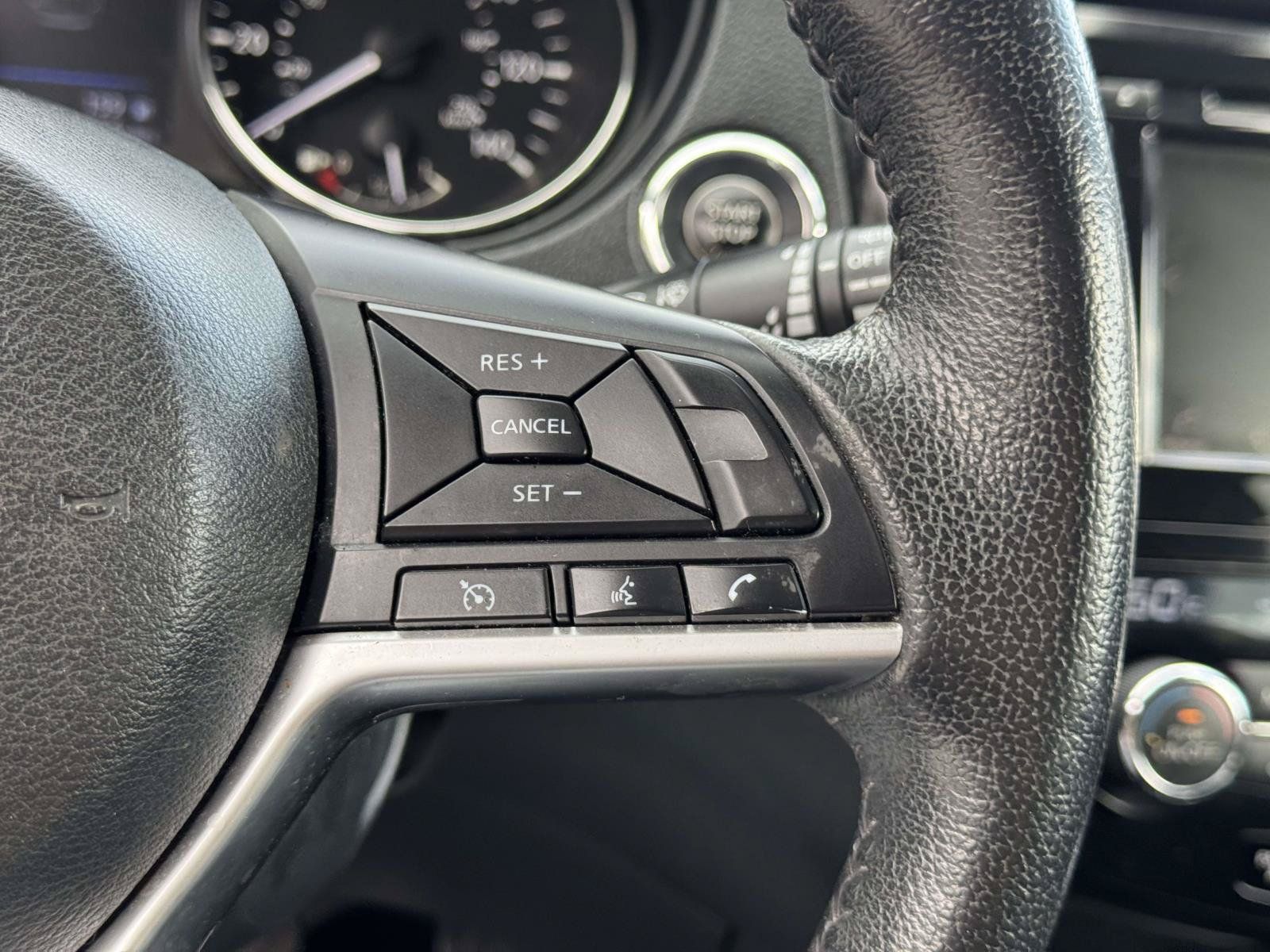 Used 2019 Nissan Rogue SV AWD/4WD image 19