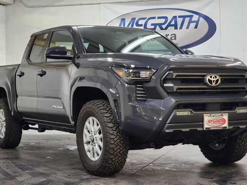 Used 2024 Toyota Tacoma SR5 image 2