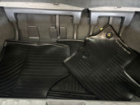 Used 2019 Toyota Sienna XLE w/ XLE Navigation Package FWD image 35