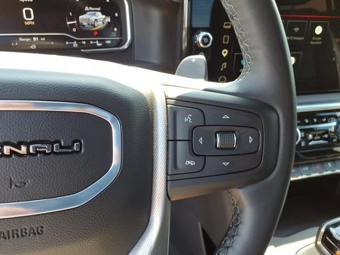 Used 2025 GMC Sierra 1500 Denali AWD/4WD image 11