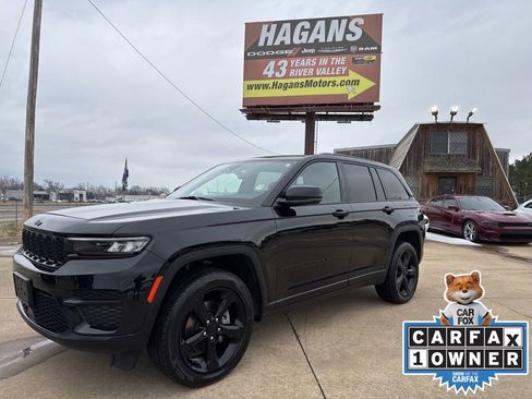Certified 2023 Jeep Grand Cherokee Altitude image 1
