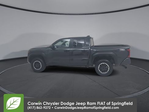 Used 2025 Toyota Tacoma TRD Off-Road image 11