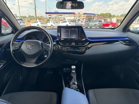Used 2020 Toyota C-HR XLE FWD image 7