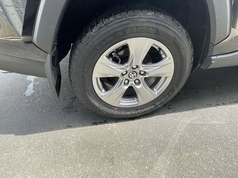 Used 2025 Toyota RAV4 XLE image 9