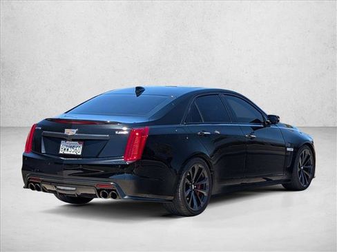 Used 2018 Cadillac CTS V w/ Luxury Package RWD image 5