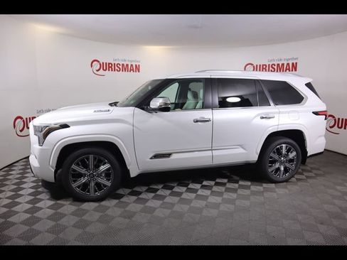 Used 2025 Toyota Sequoia Capstone AWD/4WD image 37