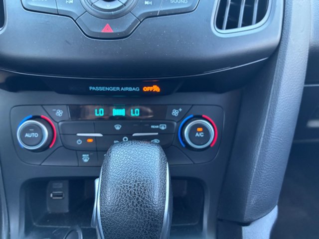 Used 2018 Ford Focus SE FWD image 12