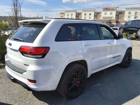 Used 2019 Jeep Grand Cherokee SRT image 3