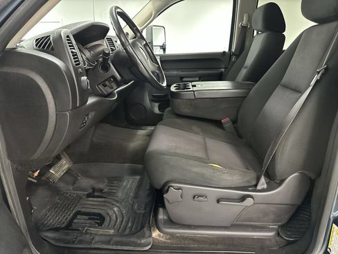 Used 2014 Chevrolet Silverado 2500 LT w/ Interior Plus Package AWD/4WD image 10