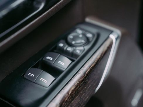 Used 2023 GMC Sierra 2500 Denali w/ Denali Black Diamond Edition image 16