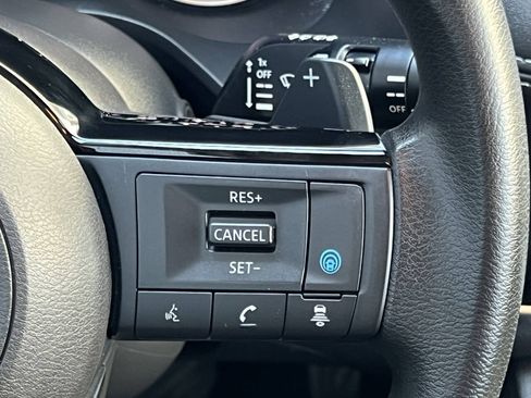 Used 2023 Nissan Rogue SV AWD/4WD image 24
