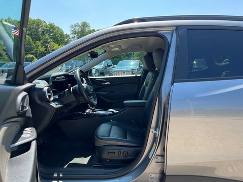 Used 2025 Chevrolet Trax ACTIV FWD image 20
