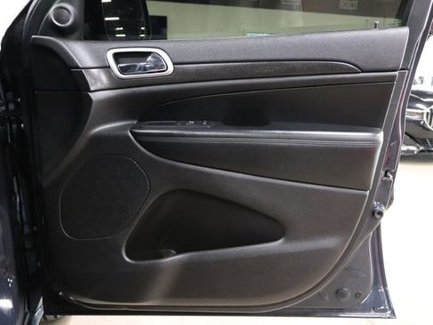 Used 2018 Jeep Grand Cherokee Altitude image 27