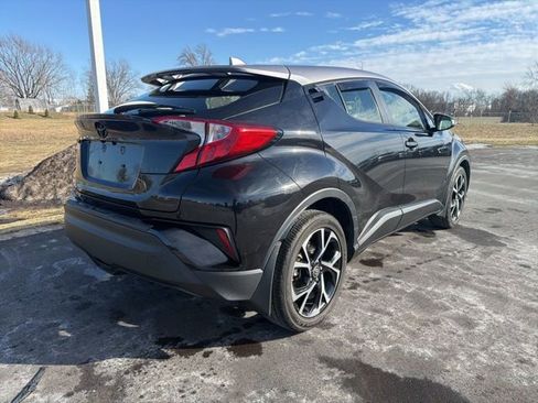 Used 2020 Toyota C-HR XLE image 7