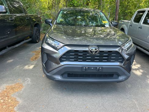 Used 2022 Toyota RAV4 LE image 7