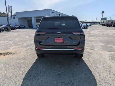 Used 2023 Jeep Grand Cherokee Limited AWD/4WD image 4