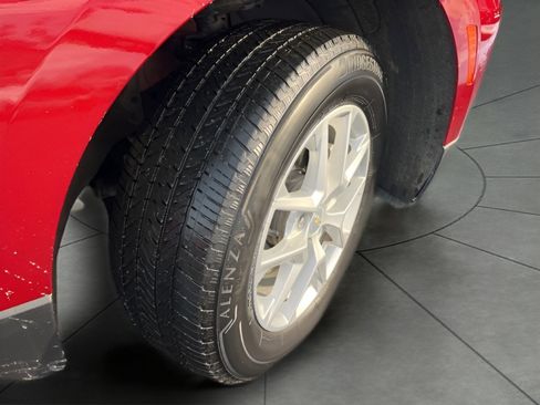 Used 2024 Chevrolet Equinox LT image 37