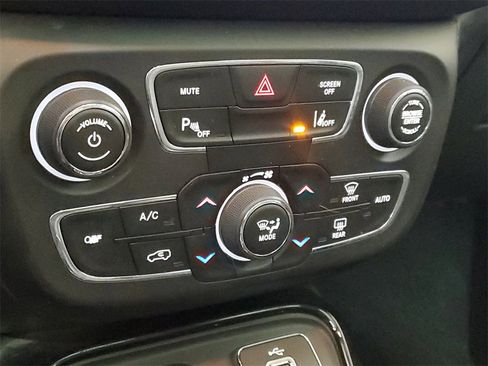 Used 2017 Jeep Compass Limited image 20