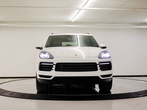 Certified 2023 Porsche Cayenne Platinum Edition image 10
