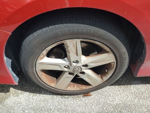 Used 2013 Toyota Camry SE image 4