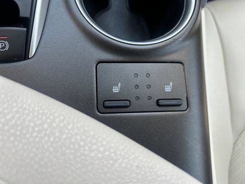 Certified 2022 Toyota Camry XLE FWD image 30