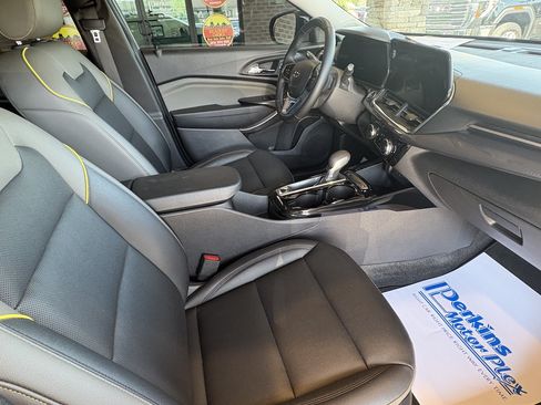 Used 2025 Chevrolet Trax ACTIV w/ Driver Confidence Package FWD image 24