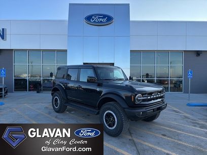 New 2025 Ford Bronco Outer Banks w/ Sasquatch Package