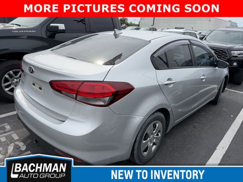 Used 2017 Kia Forte LX FWD image 4