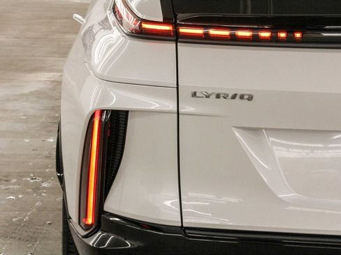 Used 2025 Cadillac Lyriq Sport image 7