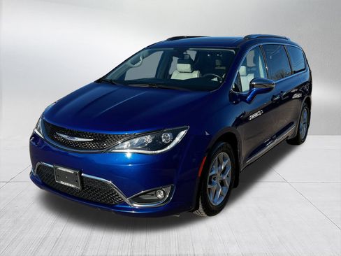 Used 2020 Chrysler Pacifica Limited image 9