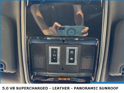 Used 2019 Land Rover Range Rover Long Wheelbase Supercharged image 17