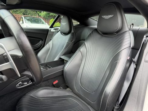 Used 2017 Aston Martin DB11 V12 RWD image 16