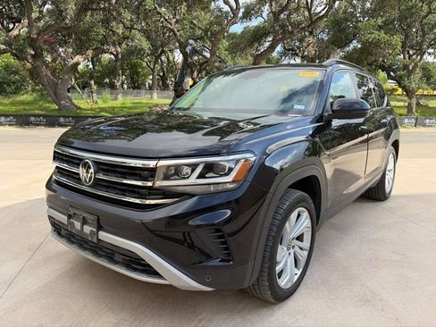 Used 2023 Volkswagen Atlas SE FWD image 2