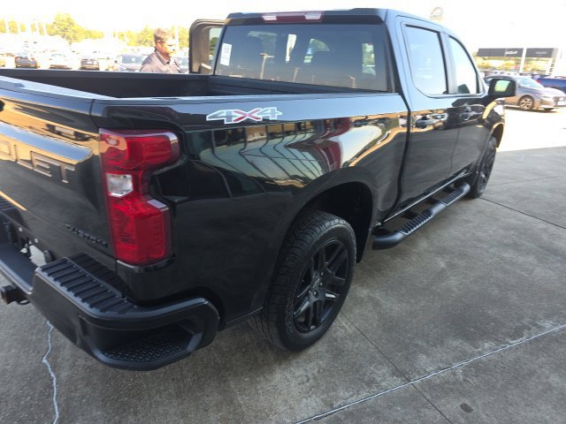 Used 2024 Chevrolet Silverado 1500 Custom w/ Turbomax Blackout Package AWD/4WD image 11
