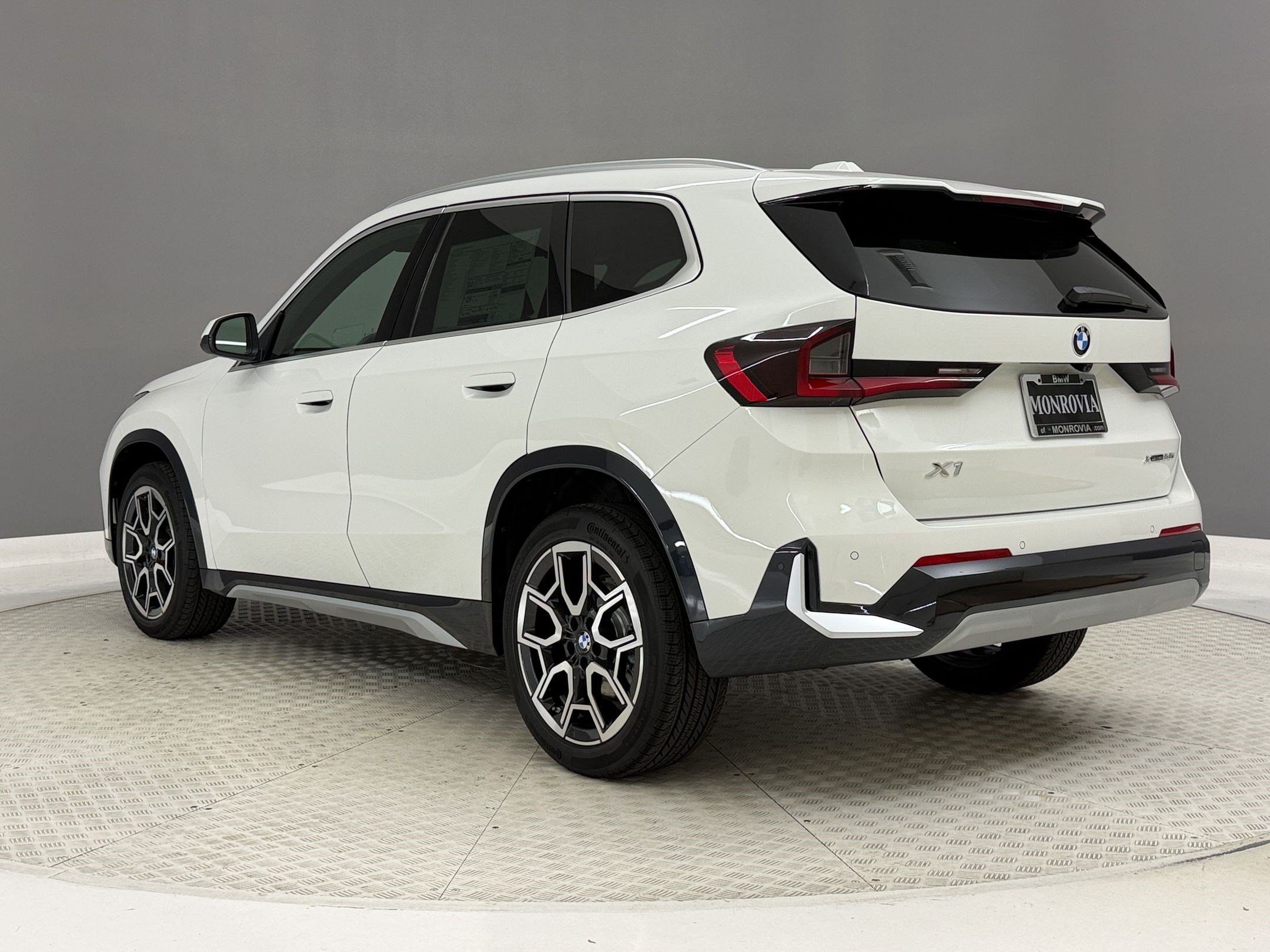 New 2027 BMW X1 xDrive28i AWD/4WD image 3
