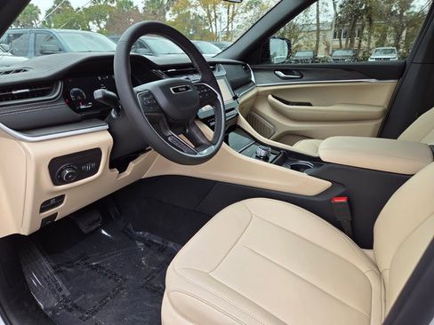 New 2026 Jeep Grand Cherokee Limited RWD image 13
